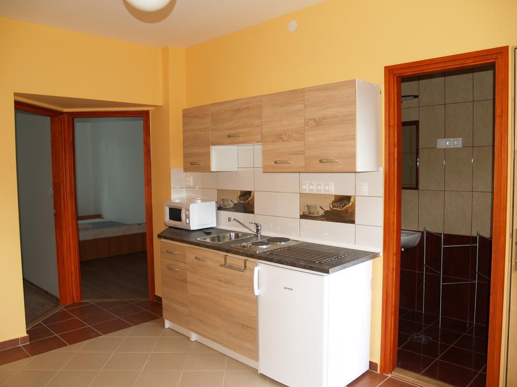 Liliom Apartman Gyula Zewnętrze zdjęcie