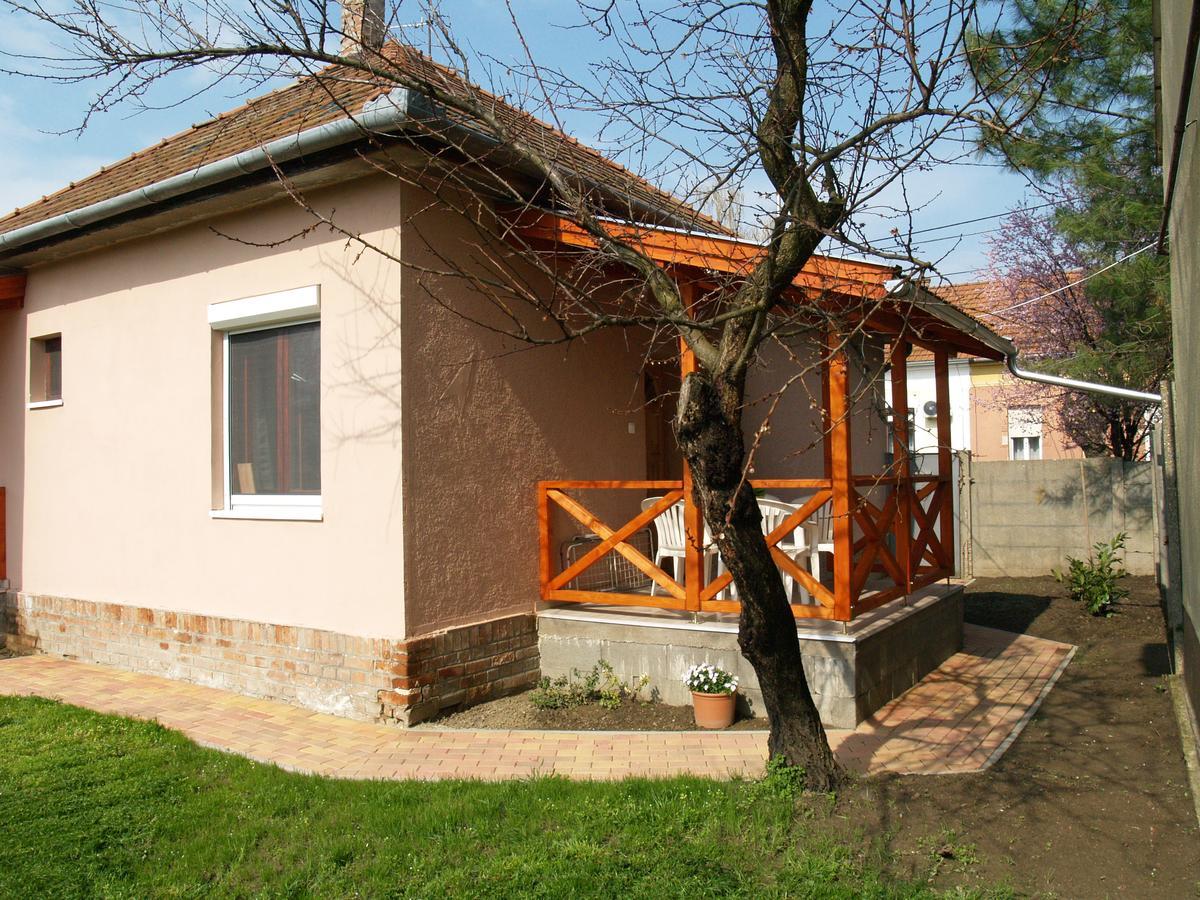 Liliom Apartman Gyula Zewnętrze zdjęcie