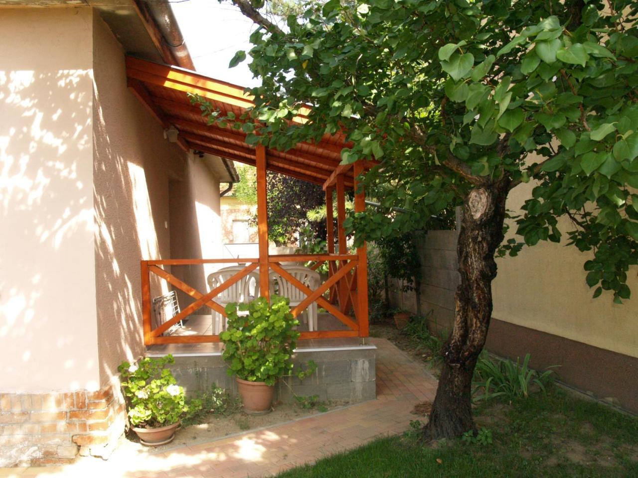 Liliom Apartman Gyula Zewnętrze zdjęcie