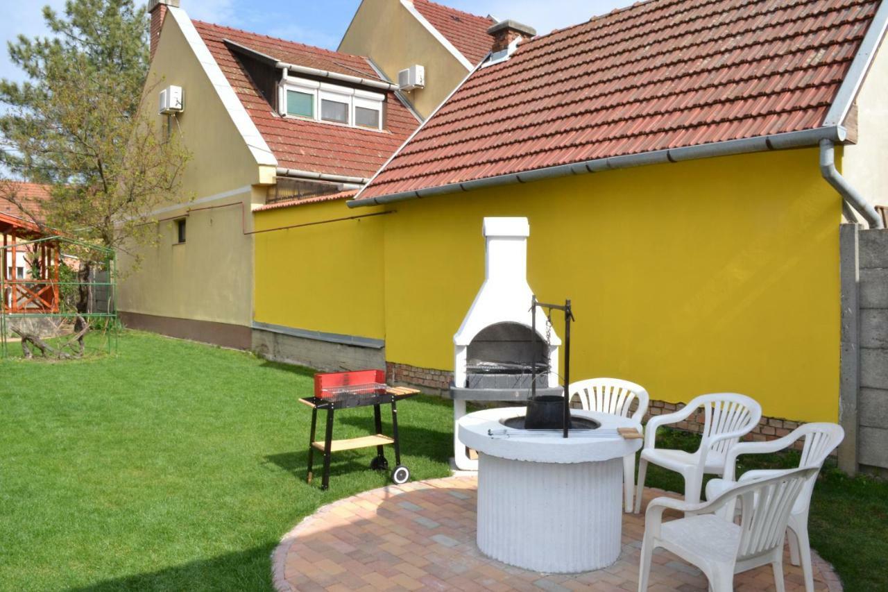 Liliom Apartman Gyula Zewnętrze zdjęcie