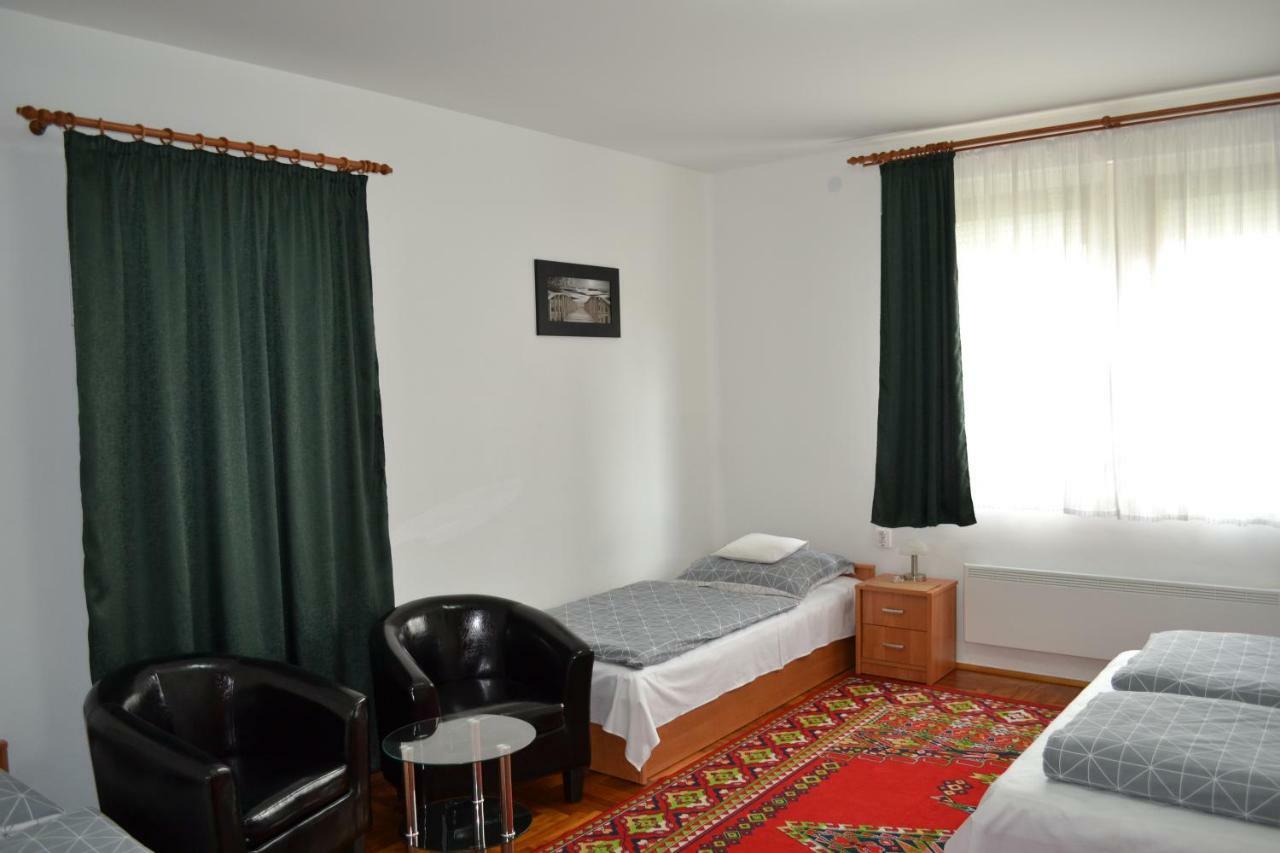 Liliom Apartman Gyula Zewnętrze zdjęcie