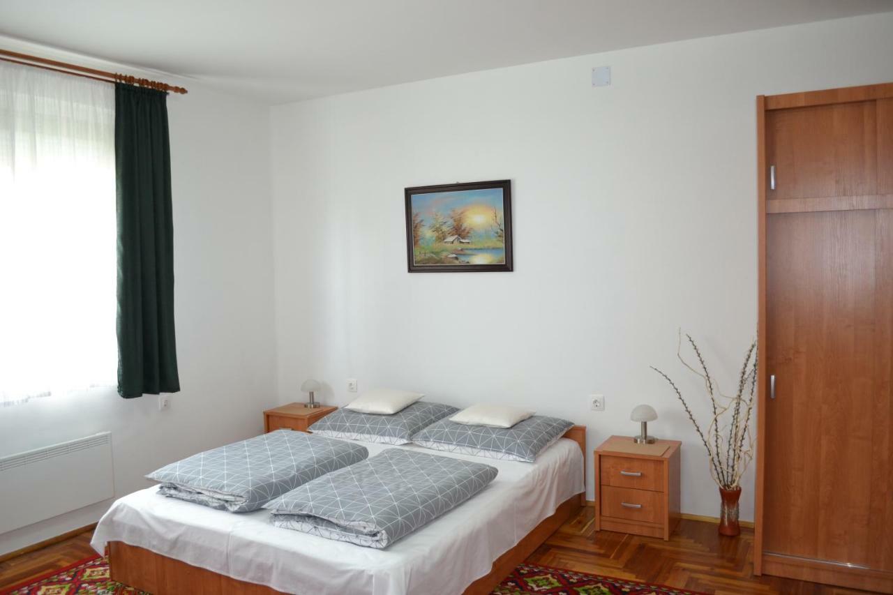 Liliom Apartman Gyula Zewnętrze zdjęcie